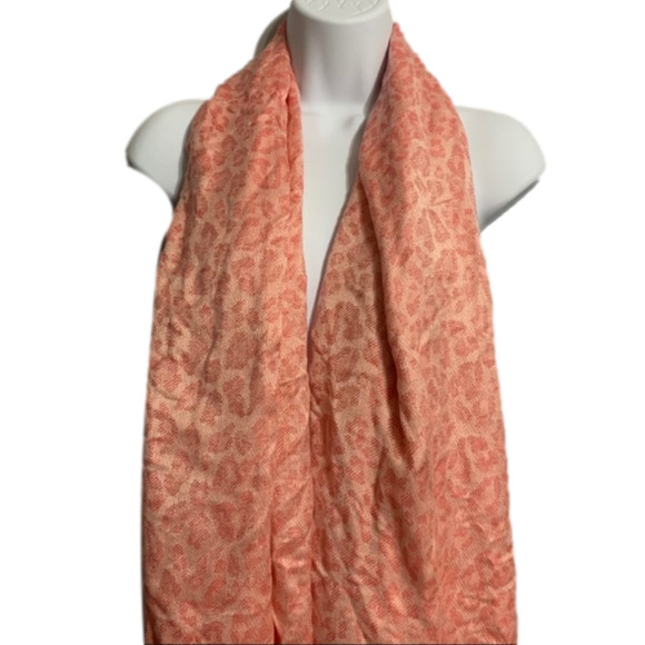 Isaac Mizrahi Accessories - 𝅺ISAAC Mizrahi Live Pink Cheetah Scarf